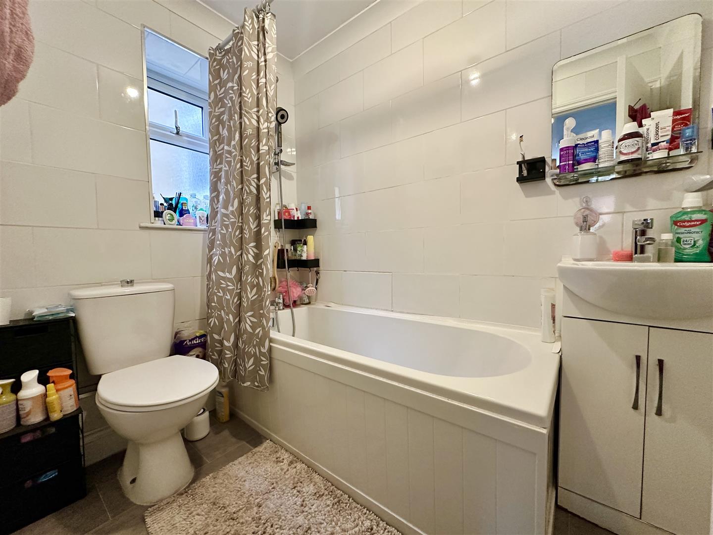 1 bed property in Eversfield Place, St. Leonards-On-Sea